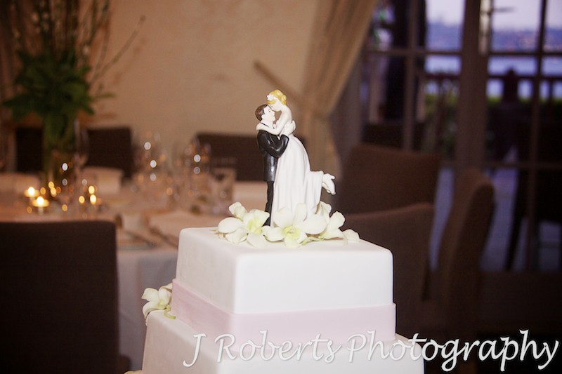 Wedding cake with bride and groom figurine - wedding photography sydney